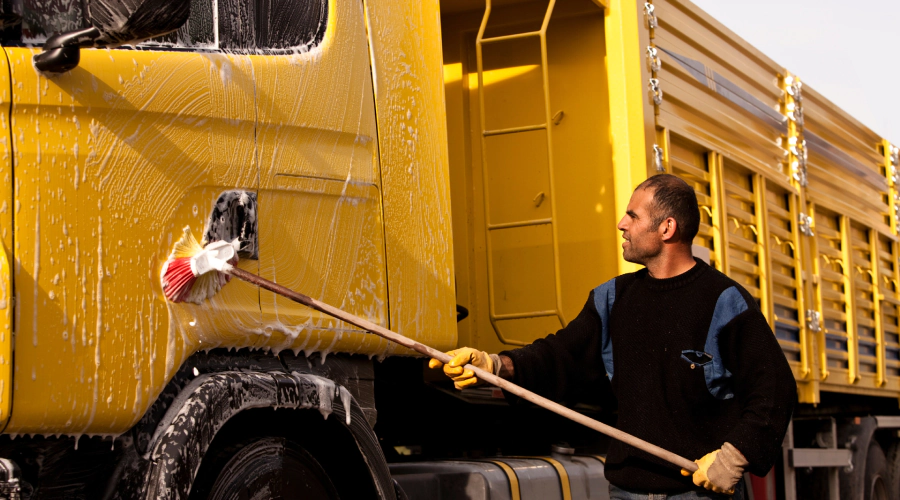 fleet and truck washing
