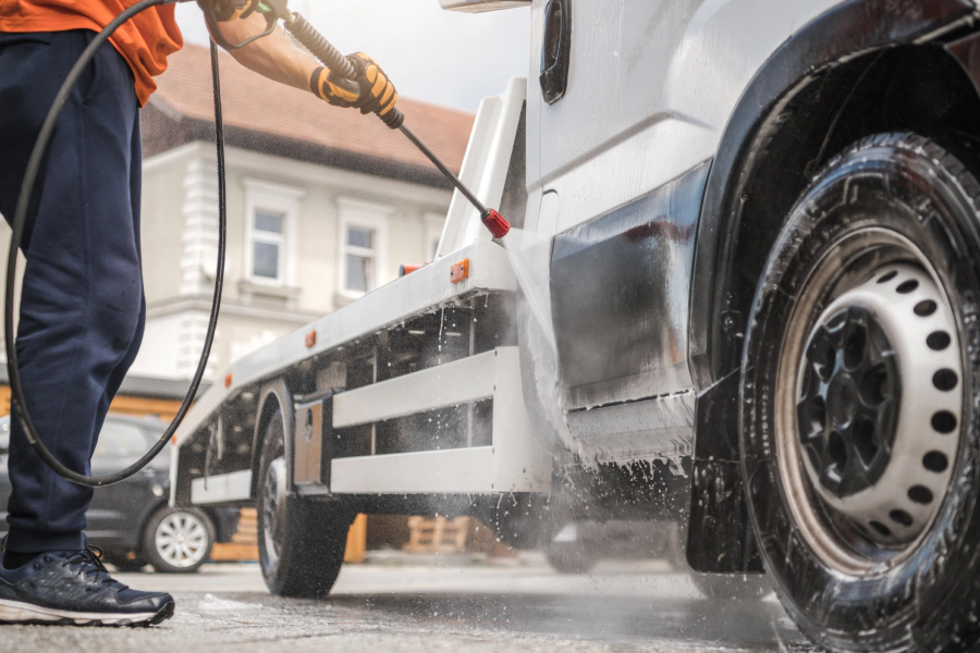 truck washing